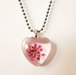 NEW Flower glass necklace